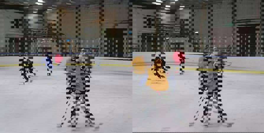 Skridskoåkning i Malå ishall.